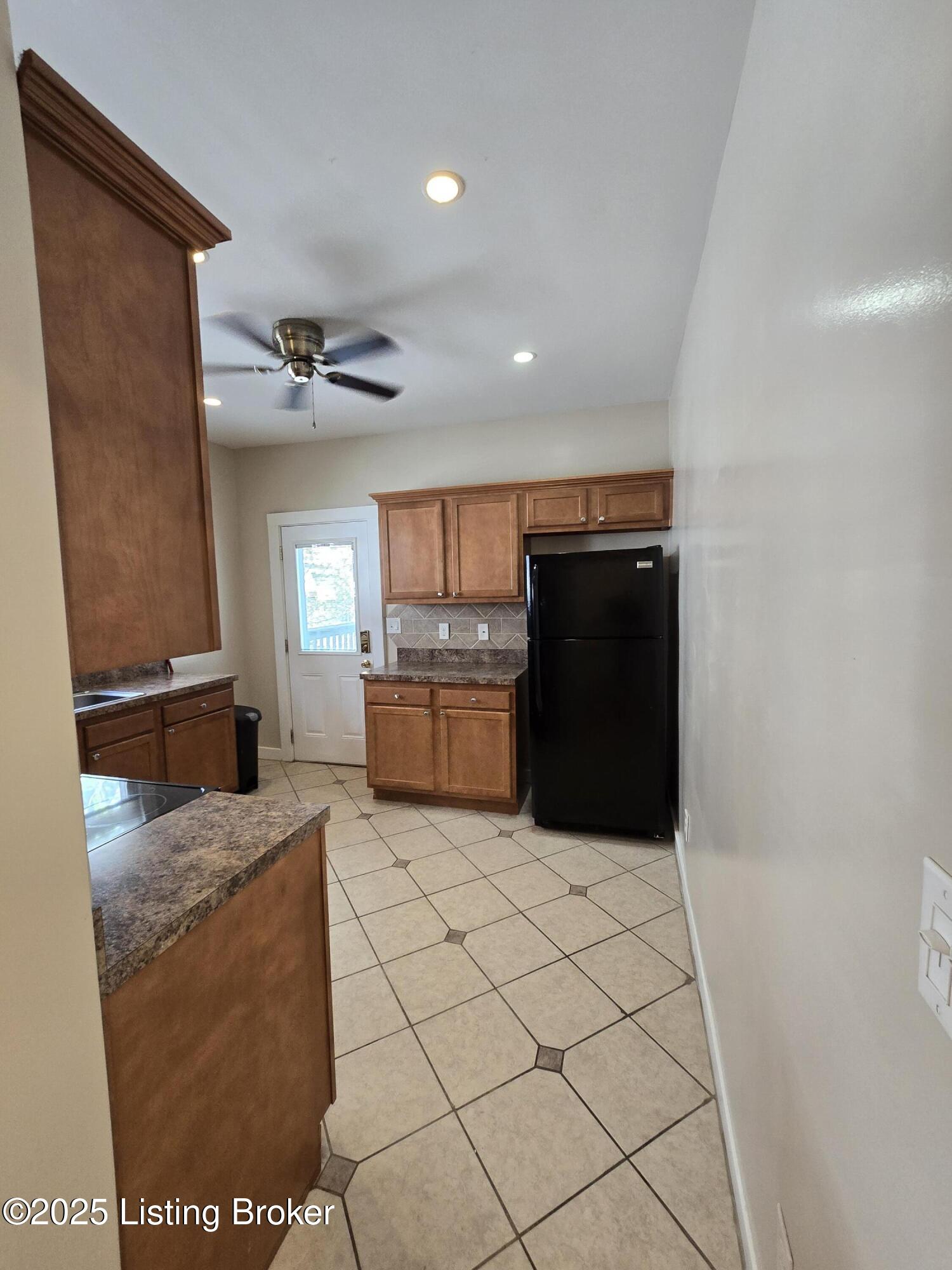 513 E Barbee Ave, Louisville, Kentucky image 23