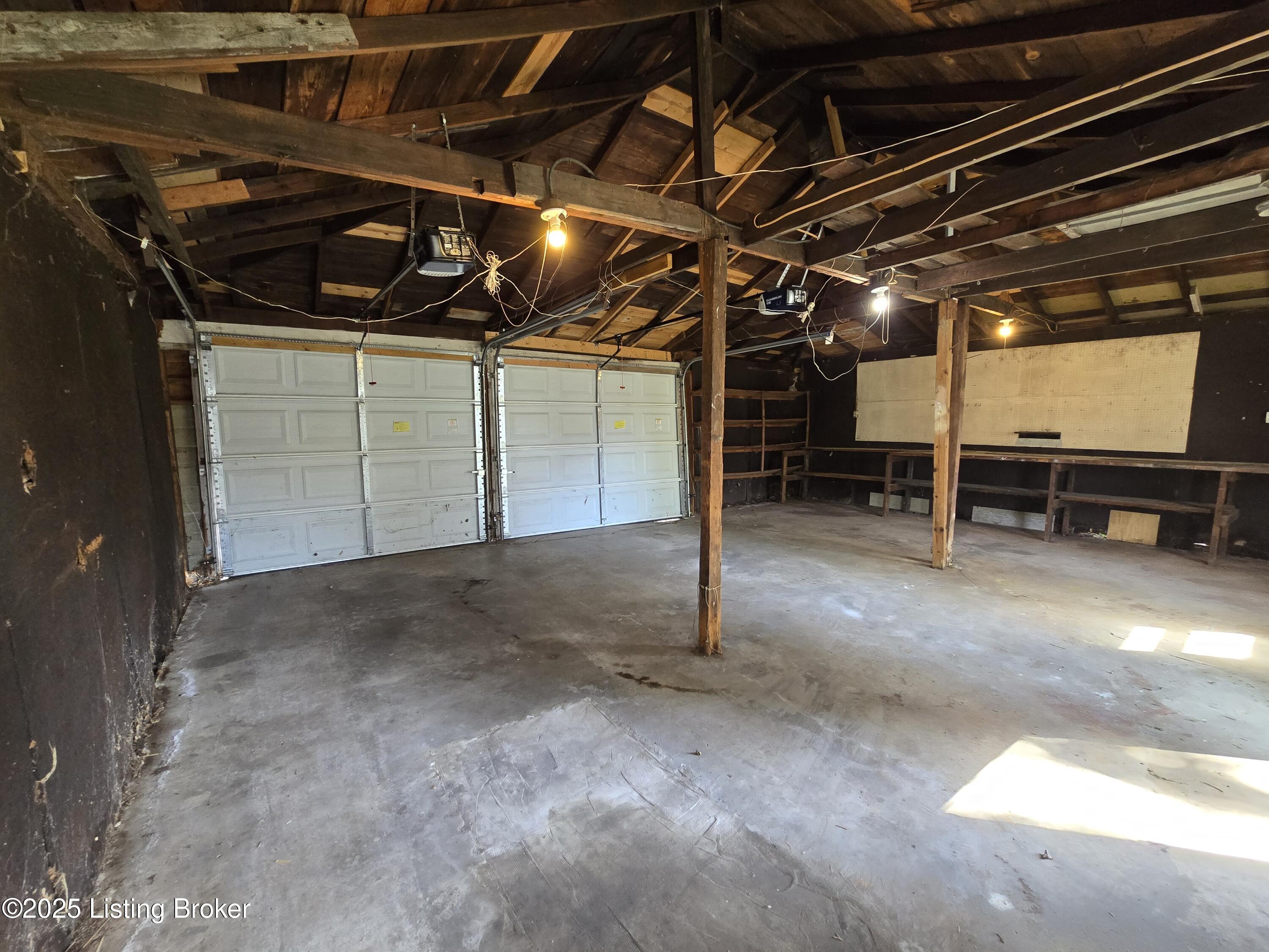 513 E Barbee Ave, Louisville, Kentucky image 38