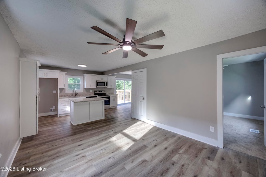 Photo of 1010 Palatka Rd, Louisville, KY 40214 (MLS # 1724431)