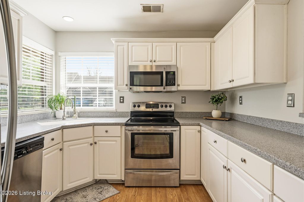 Photo of 10201 Shoal Creek Ct, Louisville, KY 40291 (MLS # 1714569)