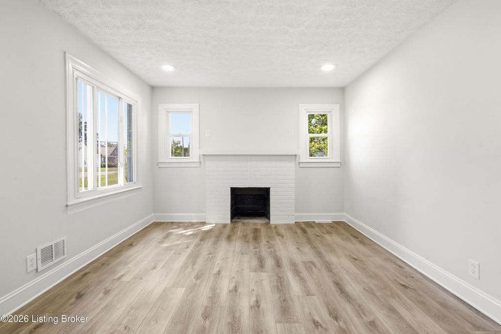 Photo of 1219 Becker Ave, Louisville, KY 40213 (MLS # 1716309)