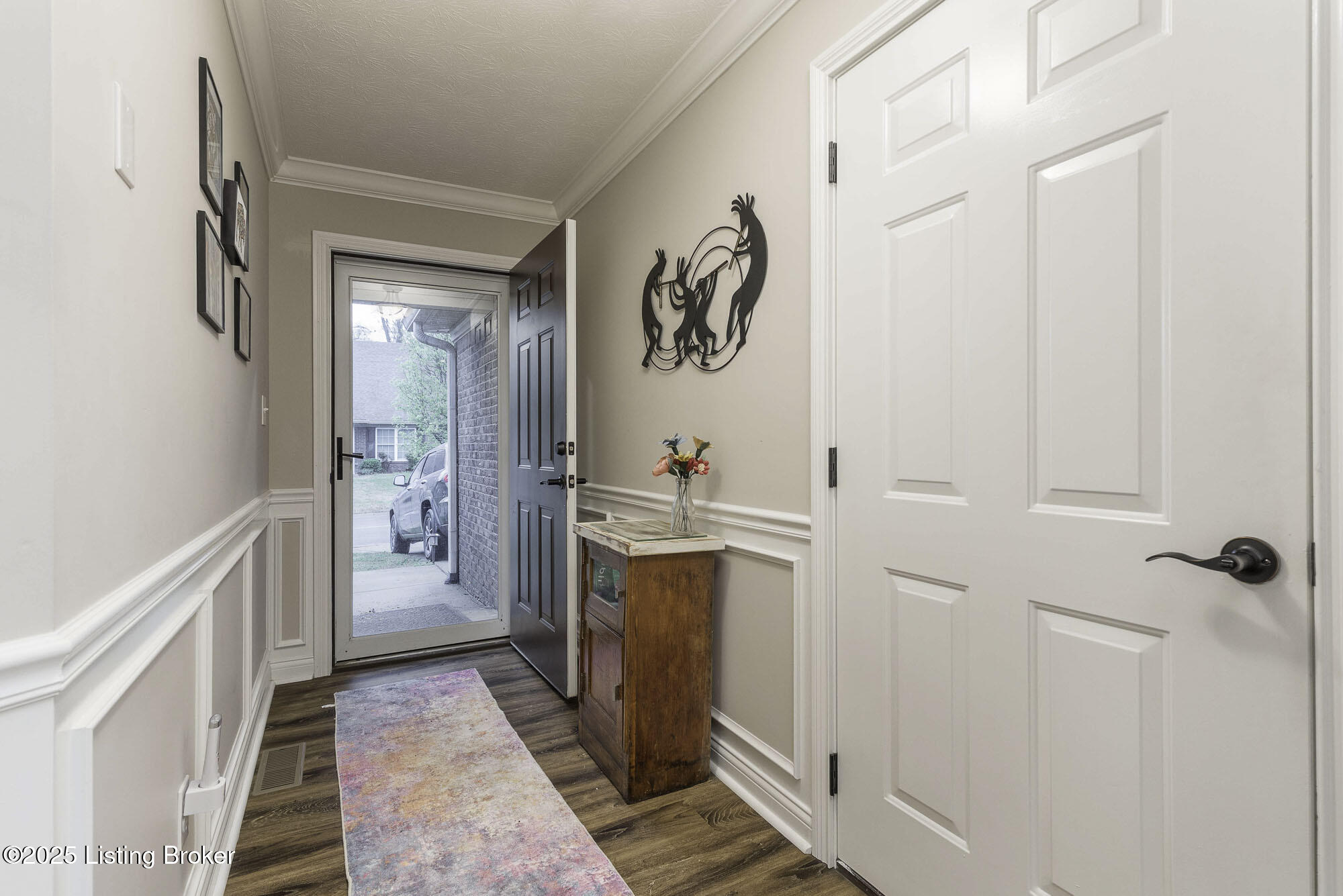 5816 Shepherd Crossing Dr, Louisville, Kentucky image 2