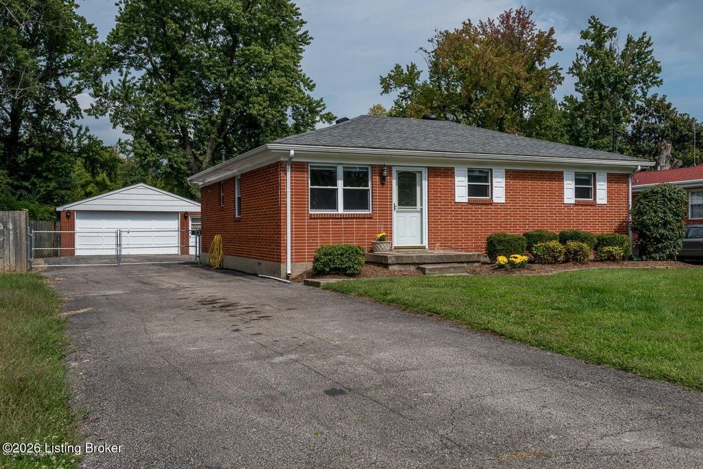 Photo of 1115 Lone Oak Ave, Louisville, KY 40219 (MLS # 1706923)