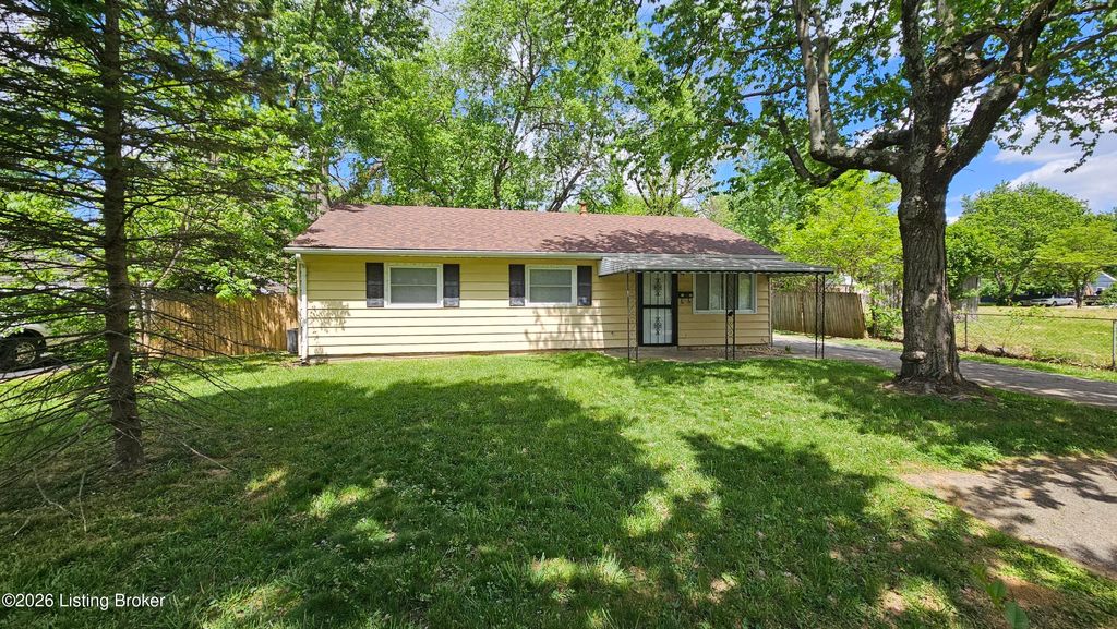 Photo of 5103 Ventura Dr, Louisville, KY 40272 (MLS # 1715013)