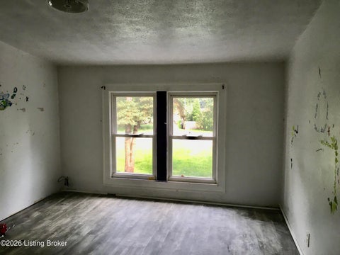 Tiny photo for 5111 Terry Rd, Louisville, KY 40216 (MLS # 1730965)