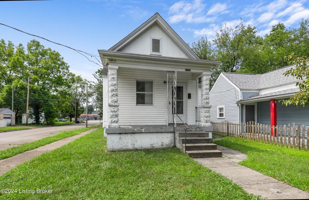 Photo of 2200 Saint Louis Ave, Louisville, KY 40210 (MLS # 1717120)