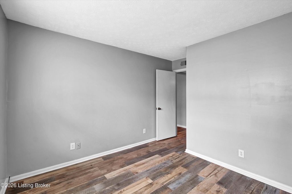 Photo of 287 El Conquistador Pl, Louisville, KY 40220 (MLS # 1712986)