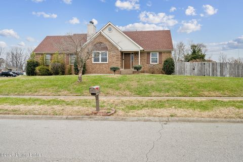 Homes For Rent - 12024 Lavenia Ln<br/> Louisville, KY 40272