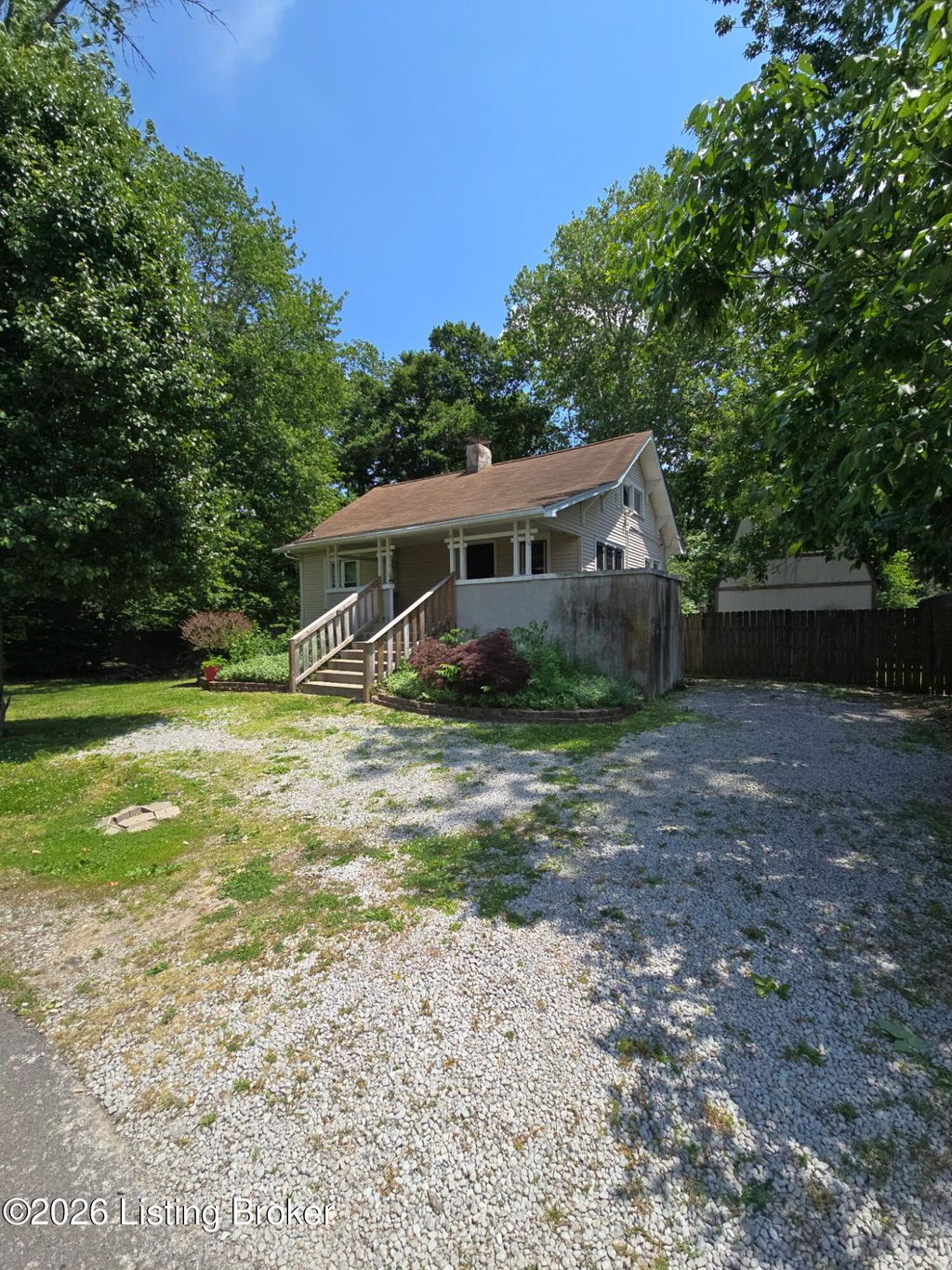Photo of 2212 Fairland Ave, Louisville, KY 40218 (MLS # 1718270)
