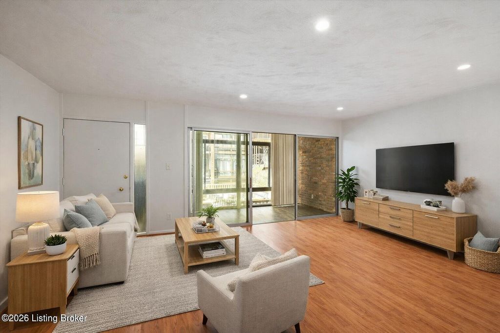 Photo of 1040 Cherokee Rd #APT E4, Louisville, KY 40204 (MLS # 1714838)