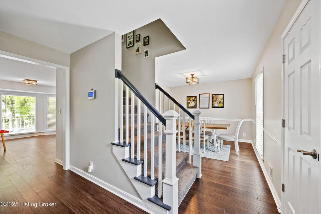 Photo of 5107 Glen Cove Rd, La Grange, KY 40031 (MLS # 1695550)