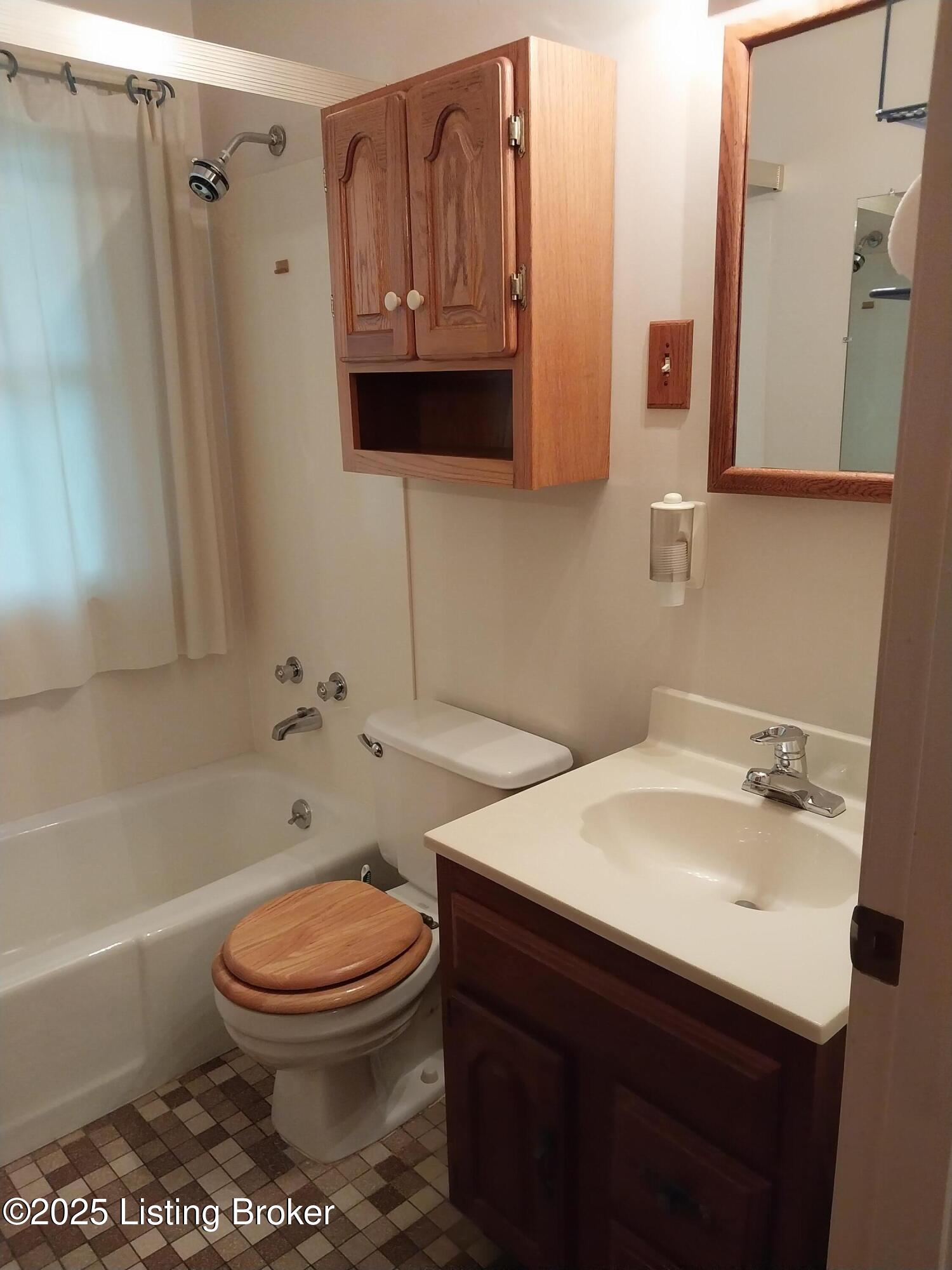 7905 Edsel Ln, Louisville, Kentucky image 21