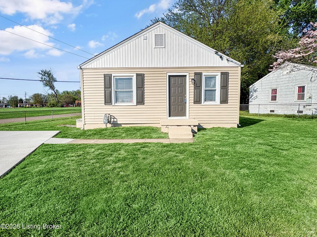 Photo of 3035 Linwood Ave, Louisville, KY 40210 (MLS # 1713712)