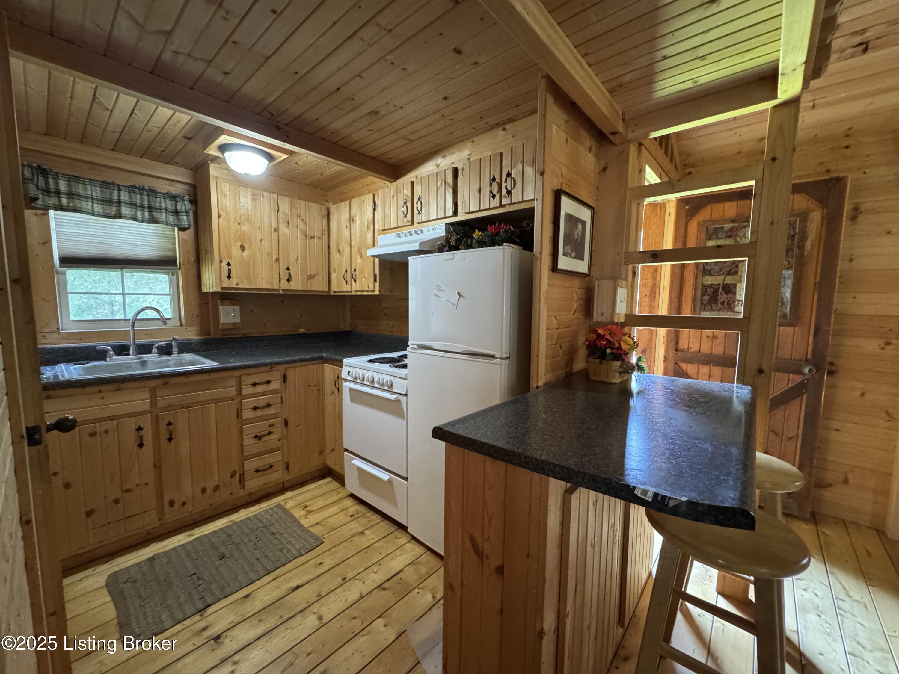 661 Blue Bird Rd, Falls Of Rough, Pennsylvania image 20