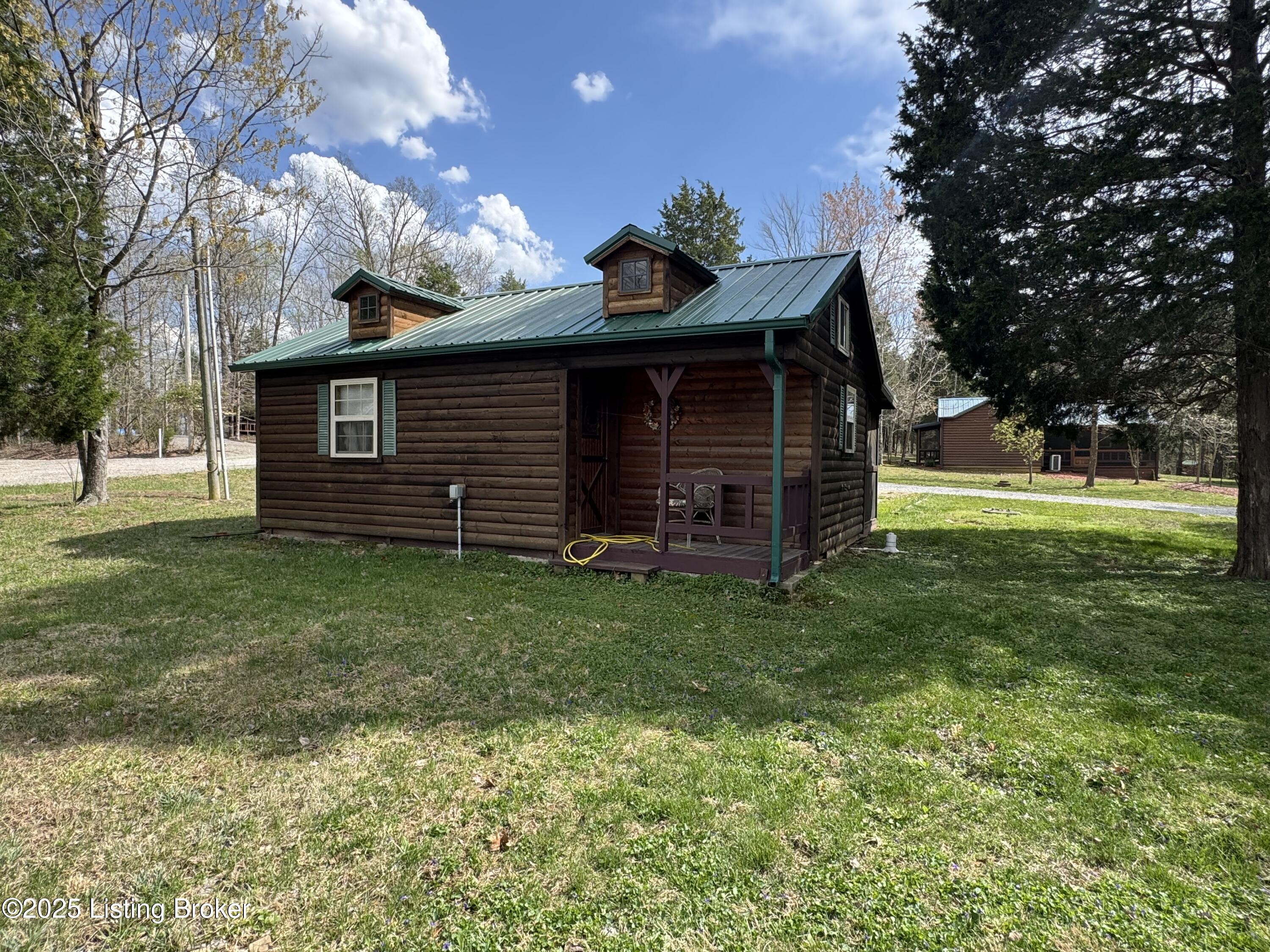 661 Blue Bird Rd, Falls Of Rough, Pennsylvania image 4