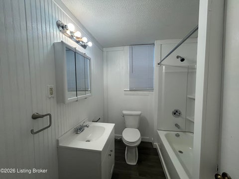 Tiny photo for 402 Amy Ave, Louisville, KY 40212 (MLS # 1729797)