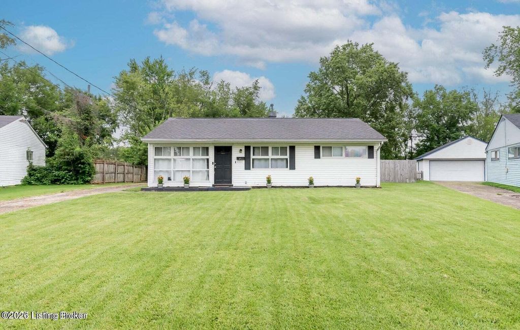 Photo of 4805 Raven Rd, Louisville, KY 40213 (MLS # 1717697)