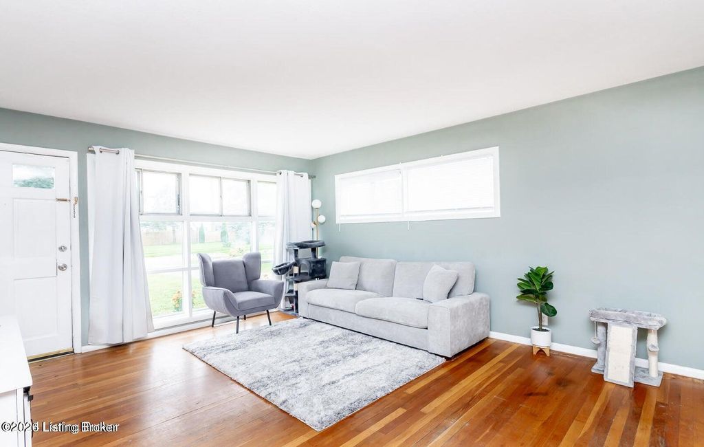 Photo of 4805 Raven Rd, Louisville, KY 40213 (MLS # 1717697)
