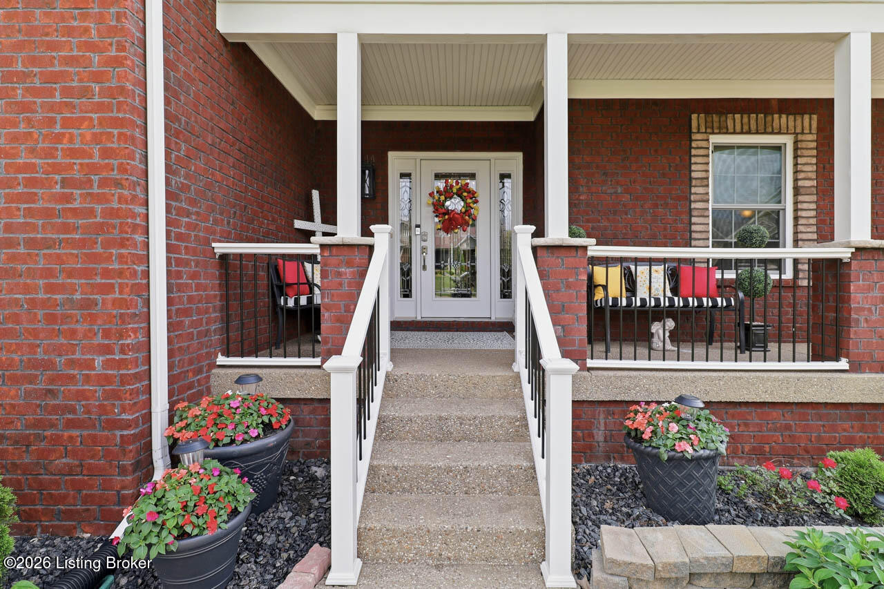 585 Sunray Dr