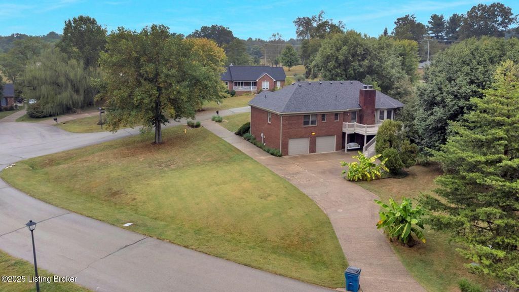 Photo of 1009 Verity Way, Goshen, KY 40026 (MLS # 1697425)