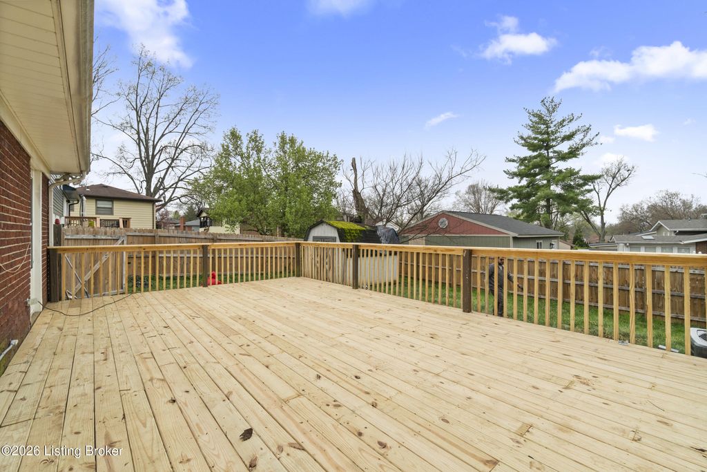 Photo of 3140 Hunsinger Ln, Louisville, KY 40220 (MLS # 1713391)