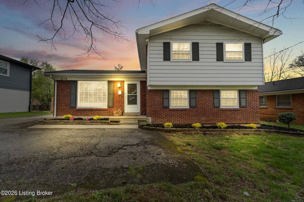 Photo of 3140 Hunsinger Ln, Louisville, KY 40220 (MLS # 1713391)
