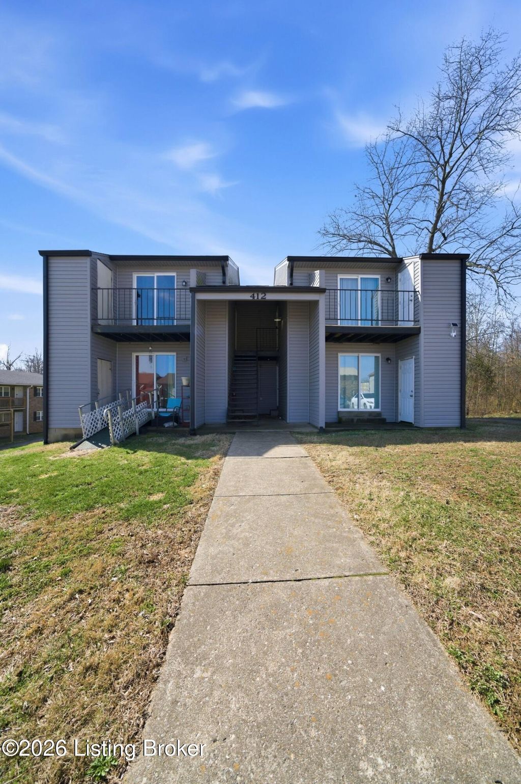 Photo of 412 Wood Creek Dr, Radcliff, KY 40160 (MLS # 1711118)