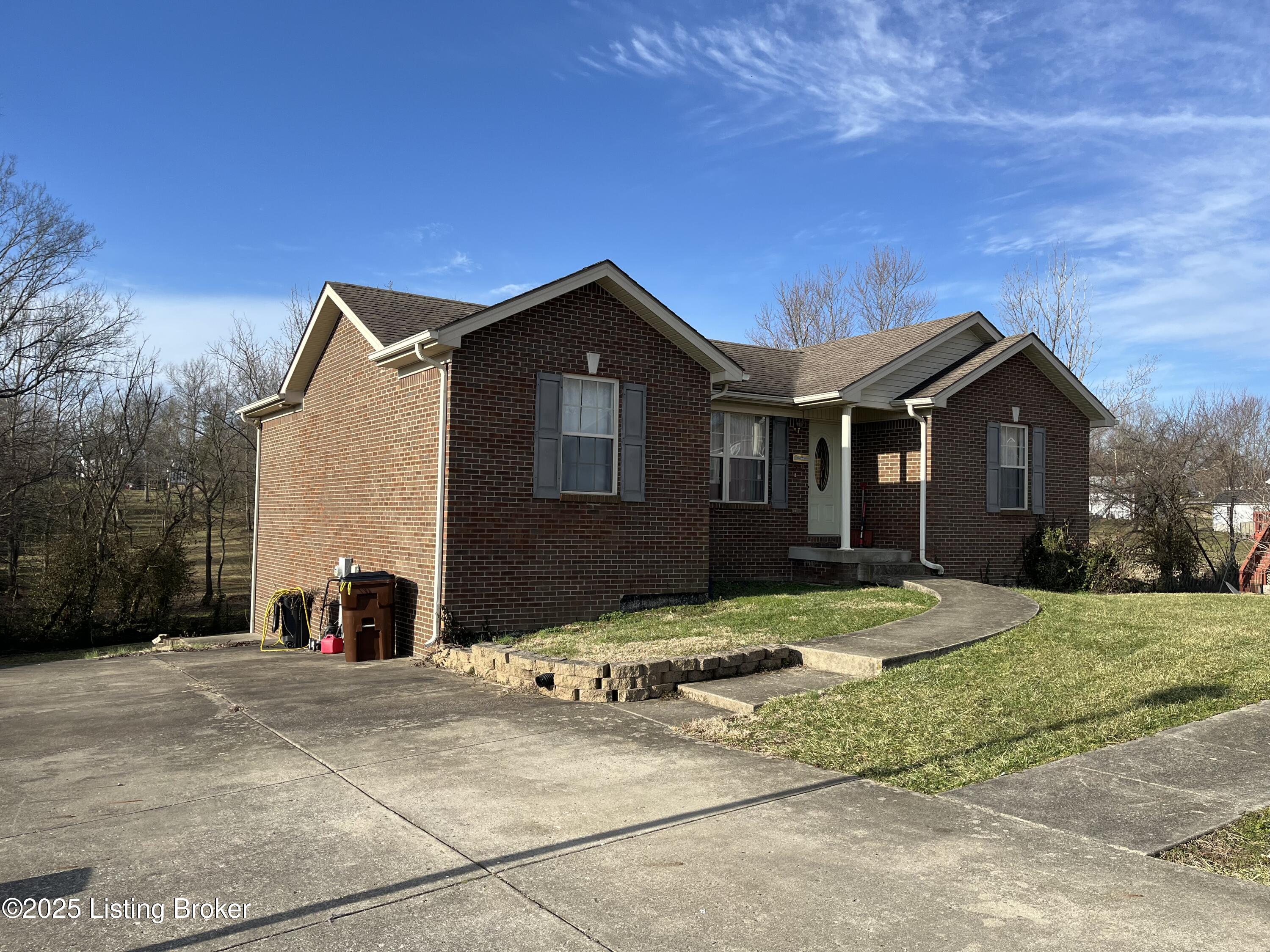 125 Oak Dr, Springfield, Kentucky image 2