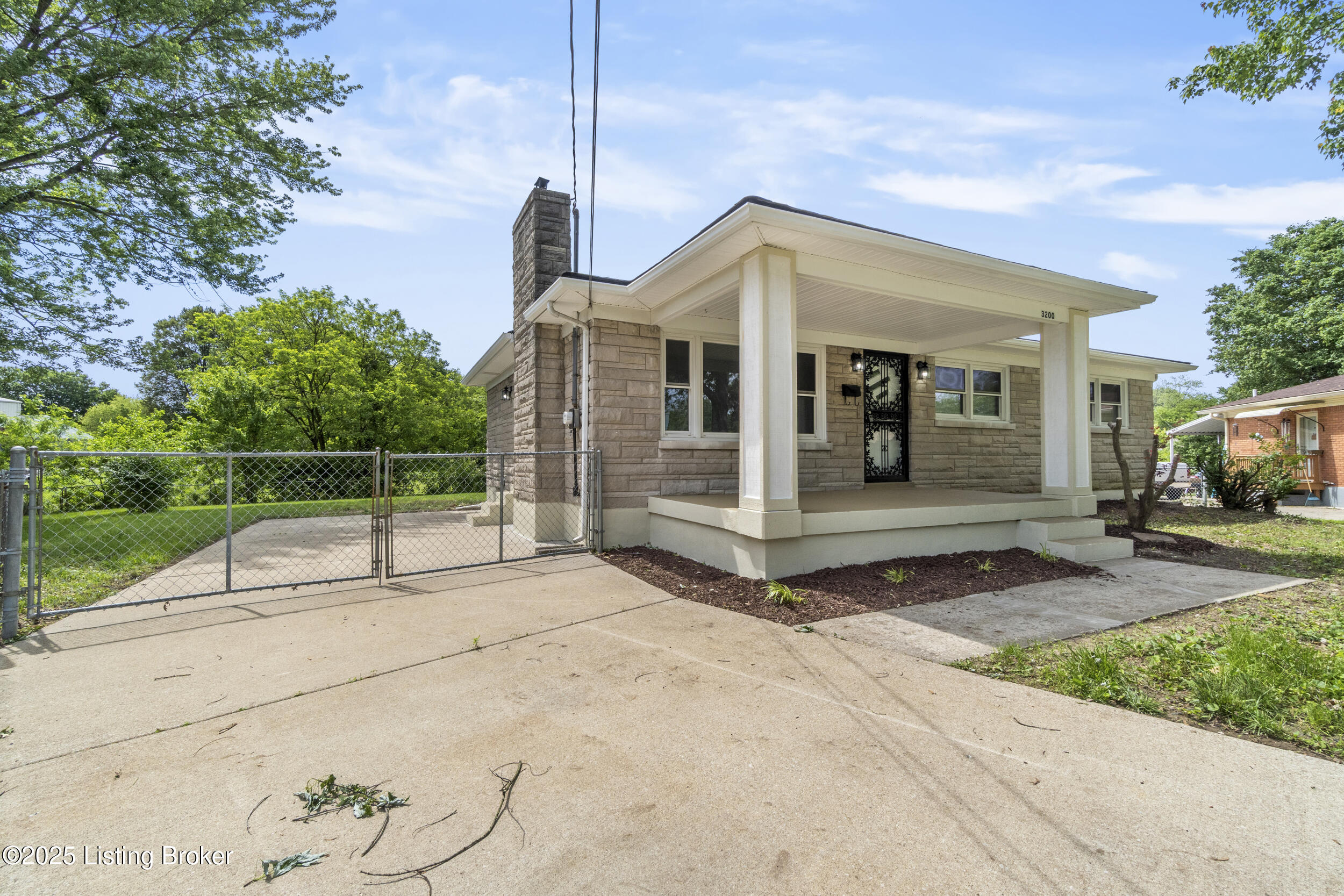 3200 Rosewedge Way, Louisville, Pennsylvania image 2