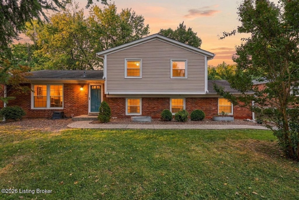 Photo of 8100 Huntsman Trail, Louisville, KY 40291 (MLS # 1731589)