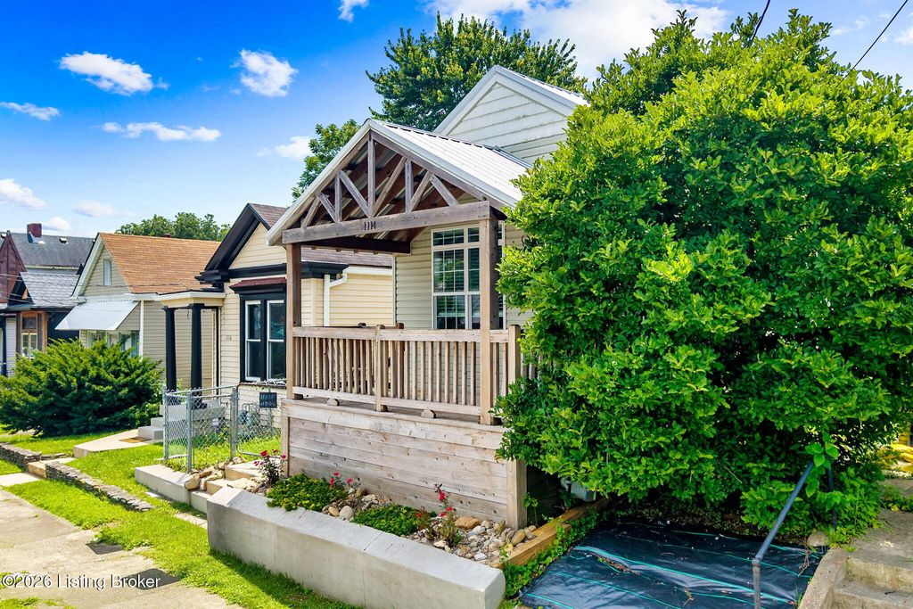 Photo of 1114 E Saint Catherine St, Louisville, KY 40204 (MLS # 1722212)