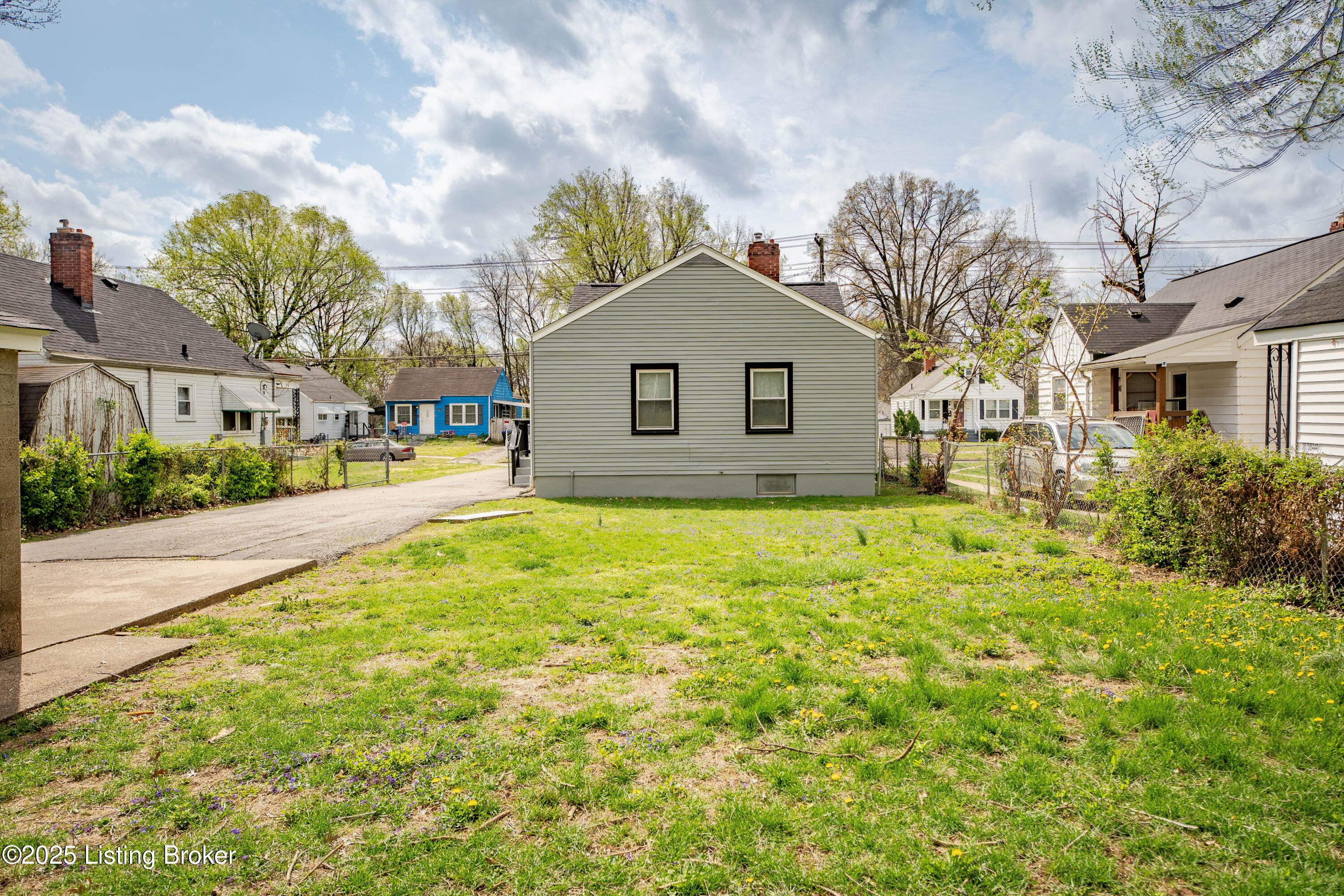 1403 Southgate Ave, Louisville, Pennsylvania image 25