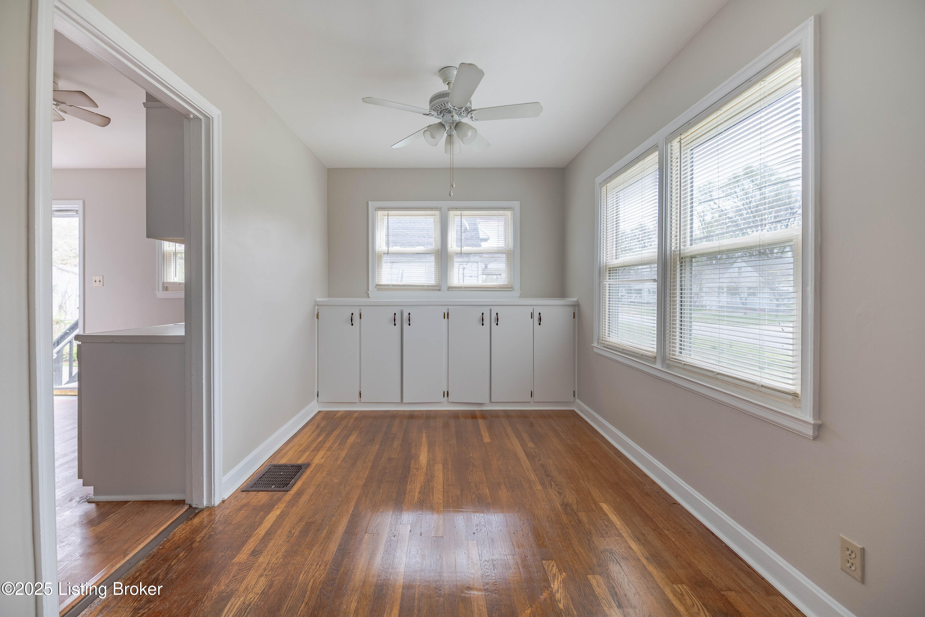 1403 Southgate Ave, Louisville, Pennsylvania image 9