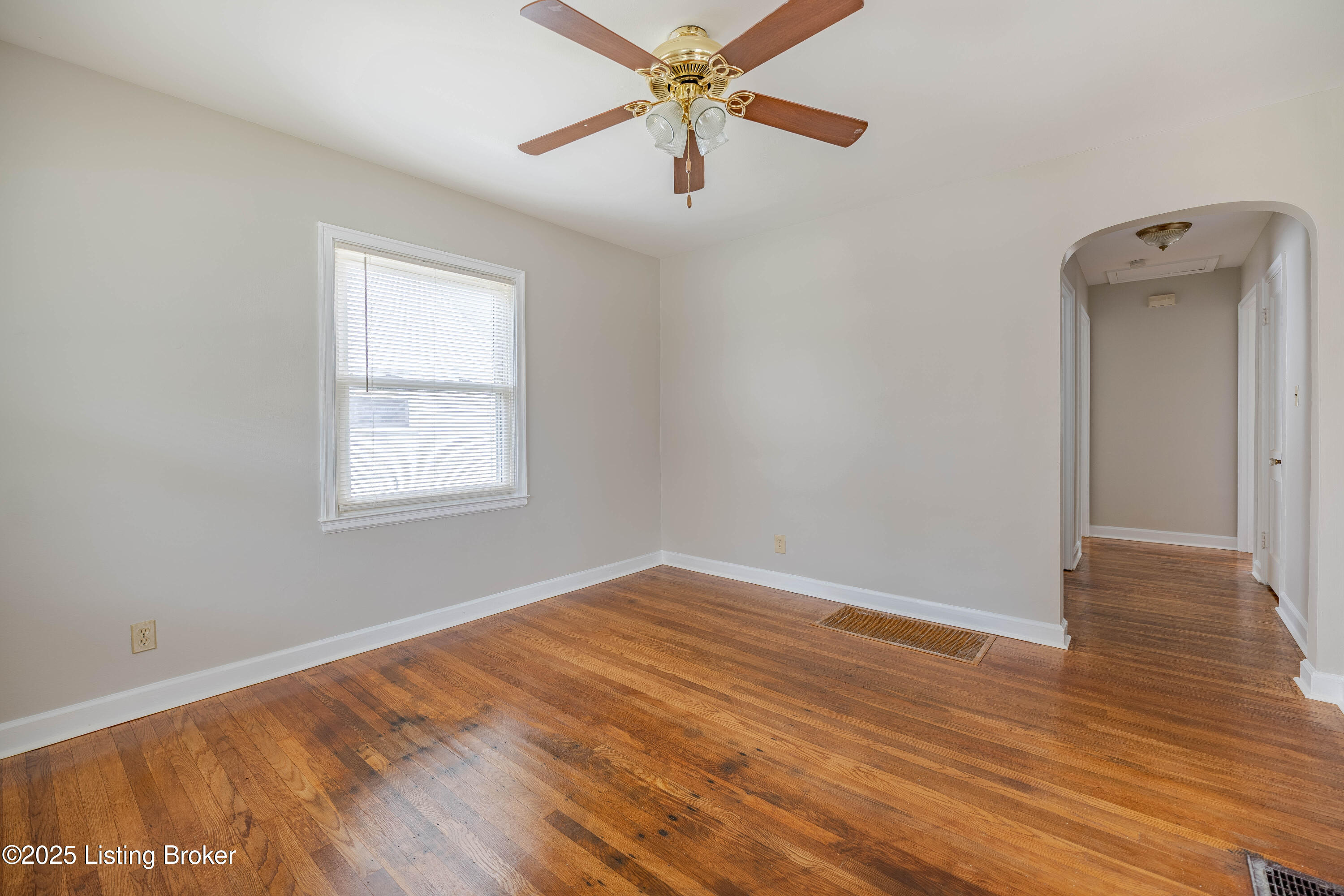 1403 Southgate Ave, Louisville, Pennsylvania image 7