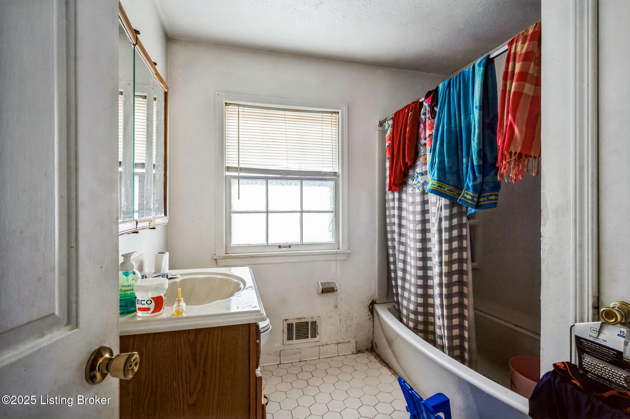 3102 Arjay Ln, Louisville, Kentucky image 11