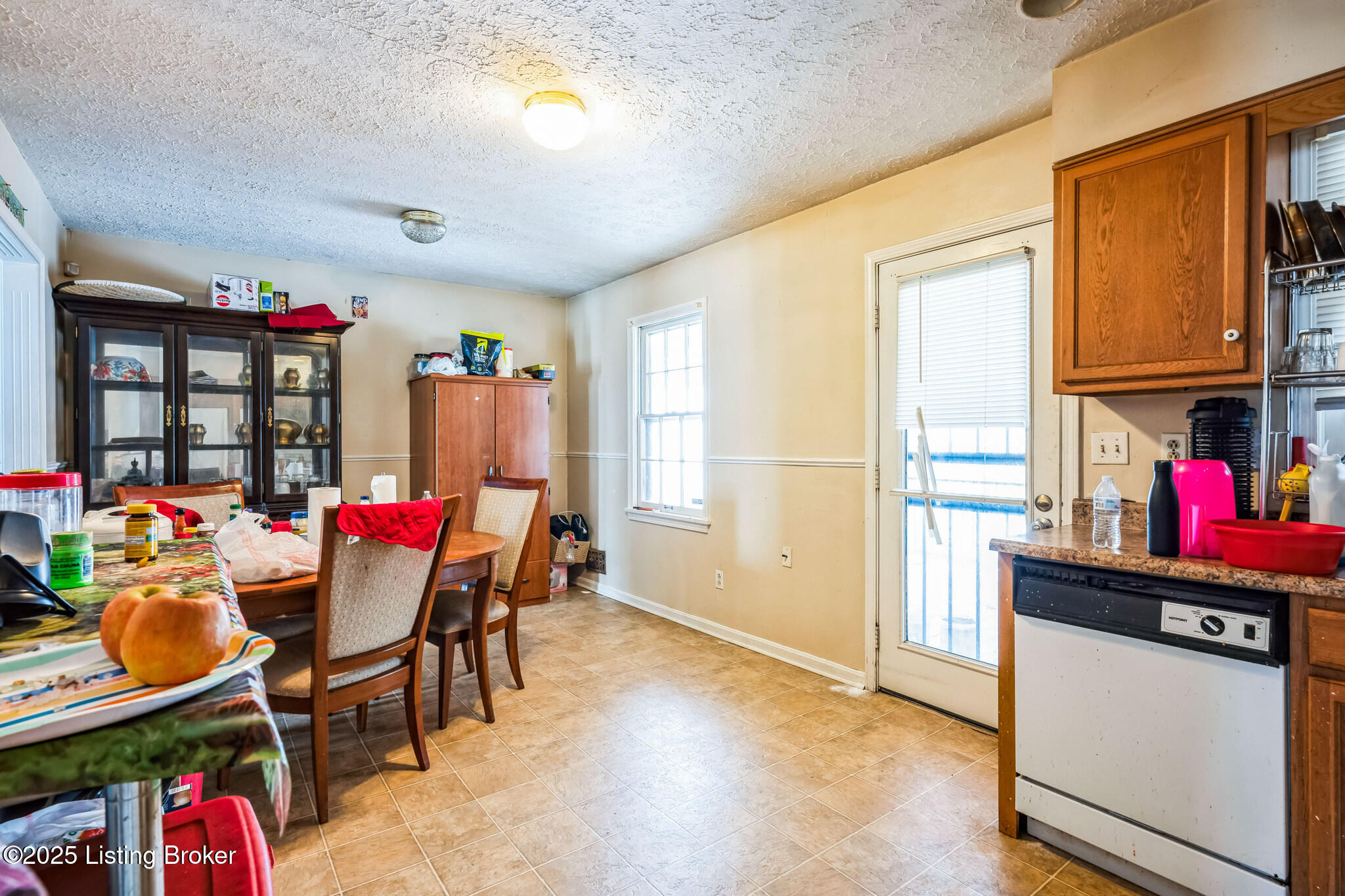 3102 Arjay Ln, Louisville, Kentucky image 6