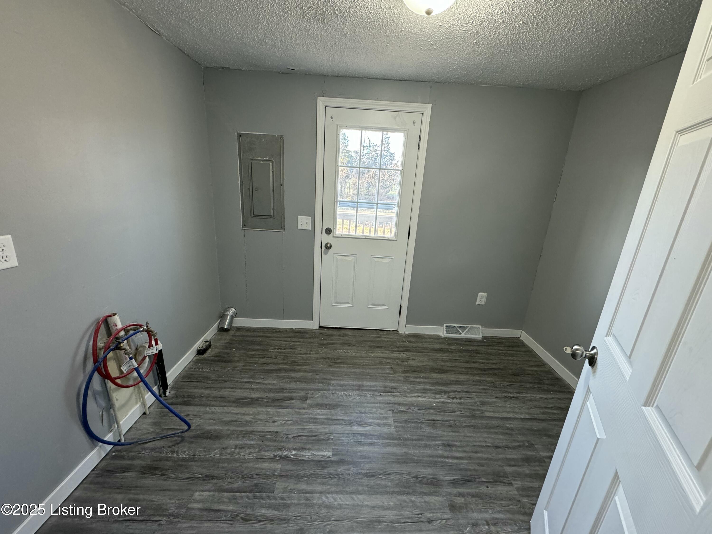 2130 Rabbit Run Rd, Vine Grove, Kentucky image 2