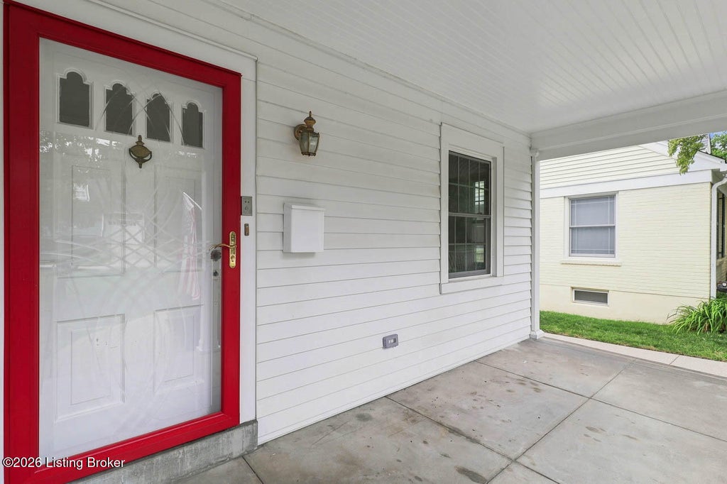 Photo of 4031 Springhill Rd, Louisville, KY 40207 (MLS # 1726632)
