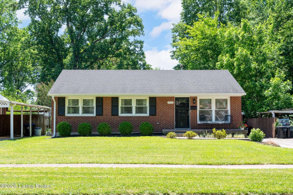 Photo of 3720 Glen Oak Dr, Louisville, KY 40218 (MLS # 1719278)