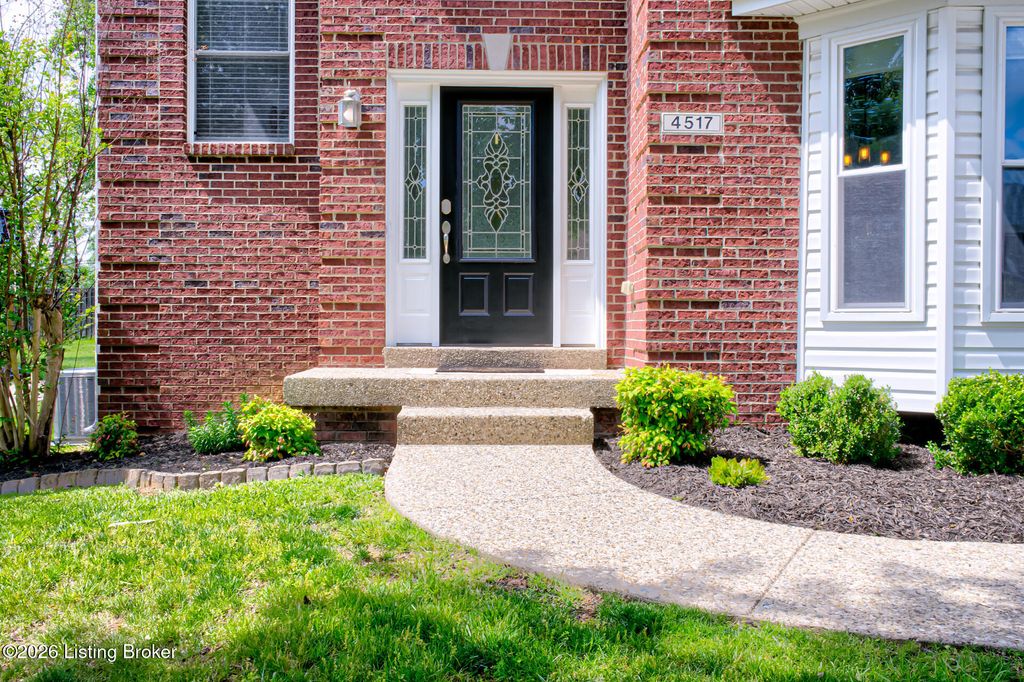 Photo of 4517 Cherry Forest Cir, Louisville, KY 40245 (MLS # 1716980)