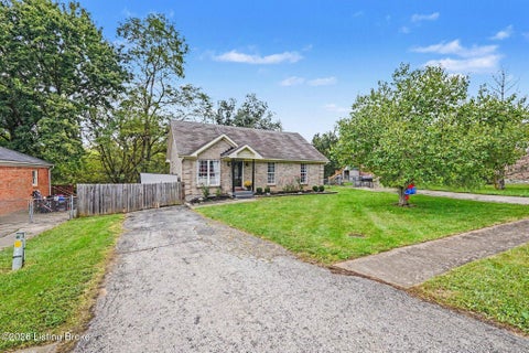 Tiny photo for 1513 Daverman Dr, La Grange, KY 40031 (MLS # 1730246)