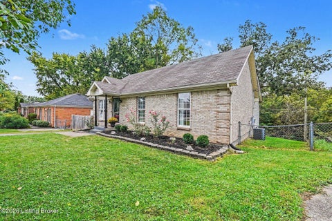 Tiny photo for 1513 Daverman Dr, La Grange, KY 40031 (MLS # 1730246)