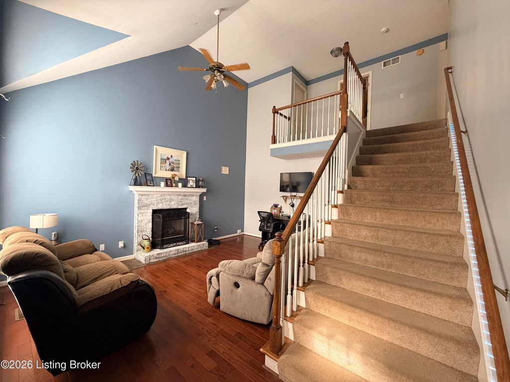 Photo of 165 Woodfield Cir, Shelbyville, KY 40065 (MLS # 1707783)