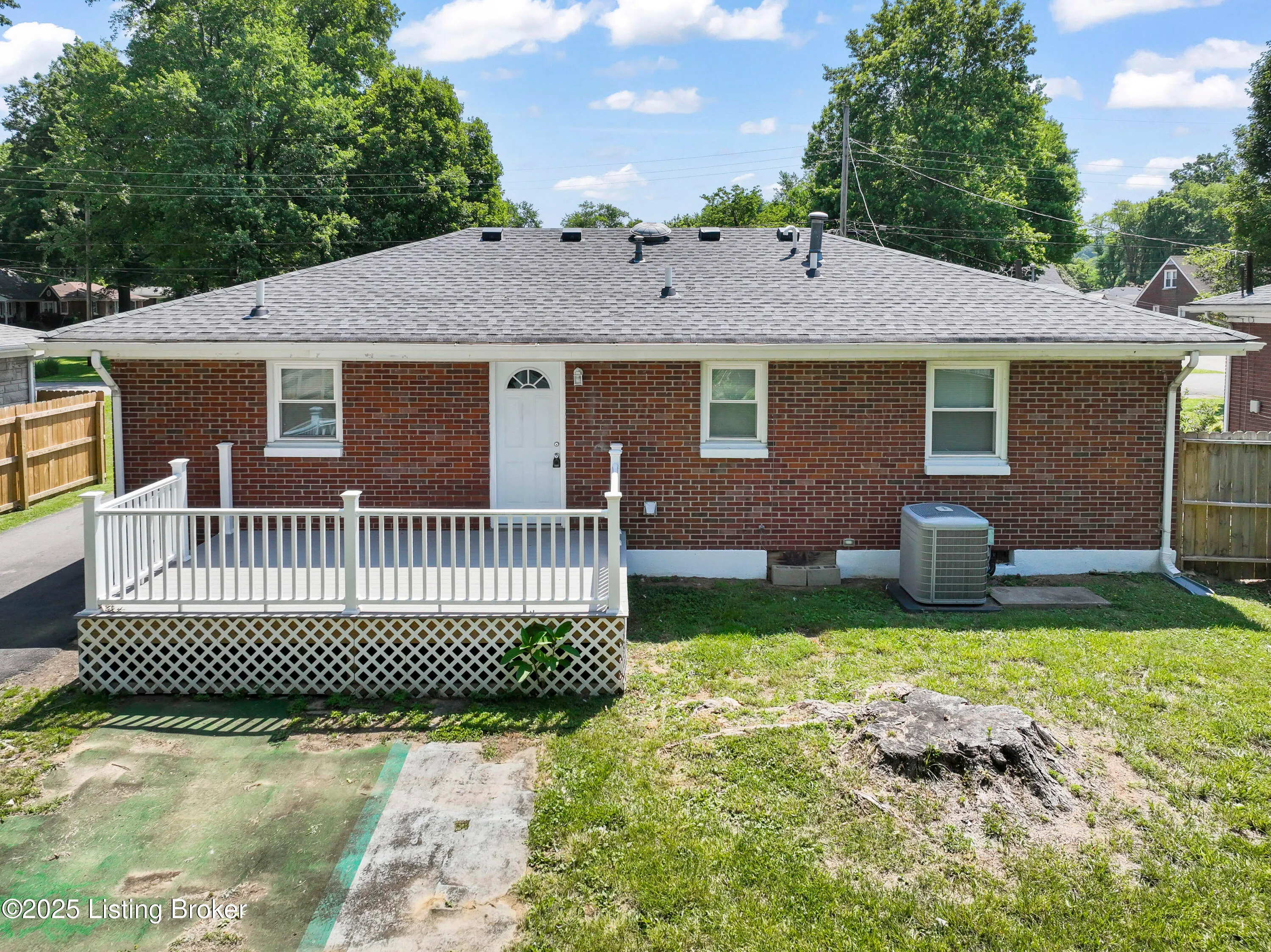 Louisville, Kentucky 40258, United States, 3 Bedrooms Bedrooms, ,1 BathroomBathrooms,Residential,Active,178896