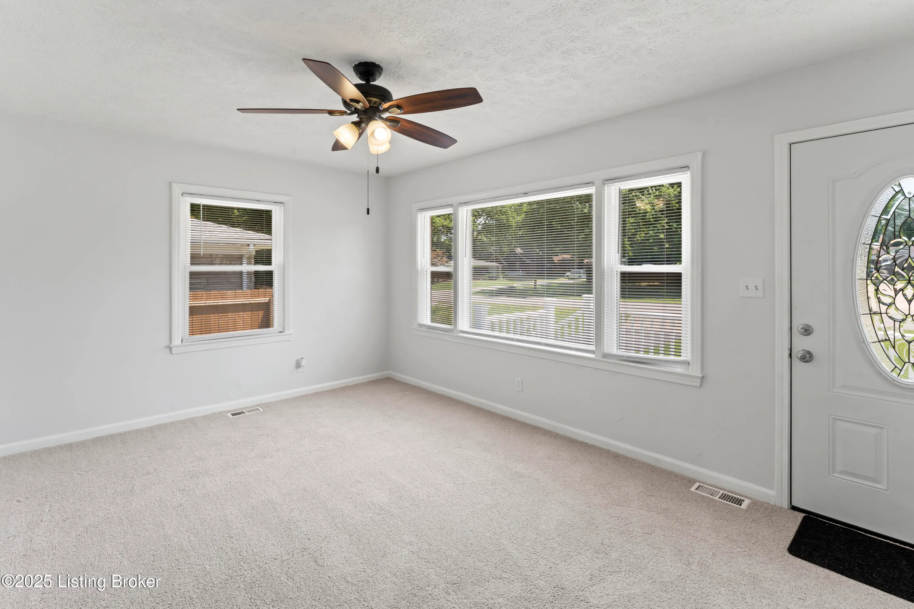 Louisville, Kentucky 40258, United States, 3 Bedrooms Bedrooms, ,1 BathroomBathrooms,Residential,Active,178896