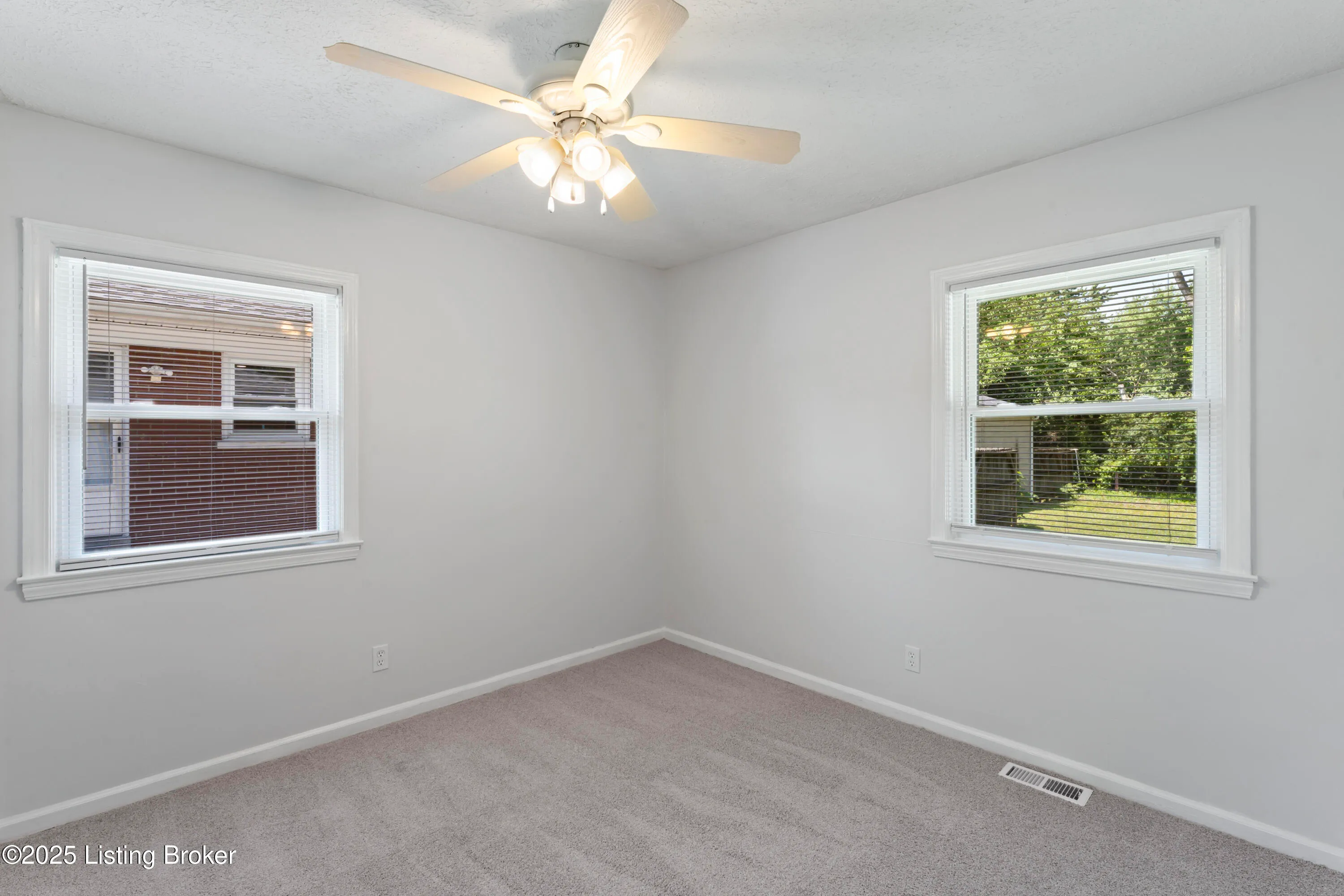 Louisville, Kentucky 40258, United States, 3 Bedrooms Bedrooms, ,1 BathroomBathrooms,Residential,Active,178896