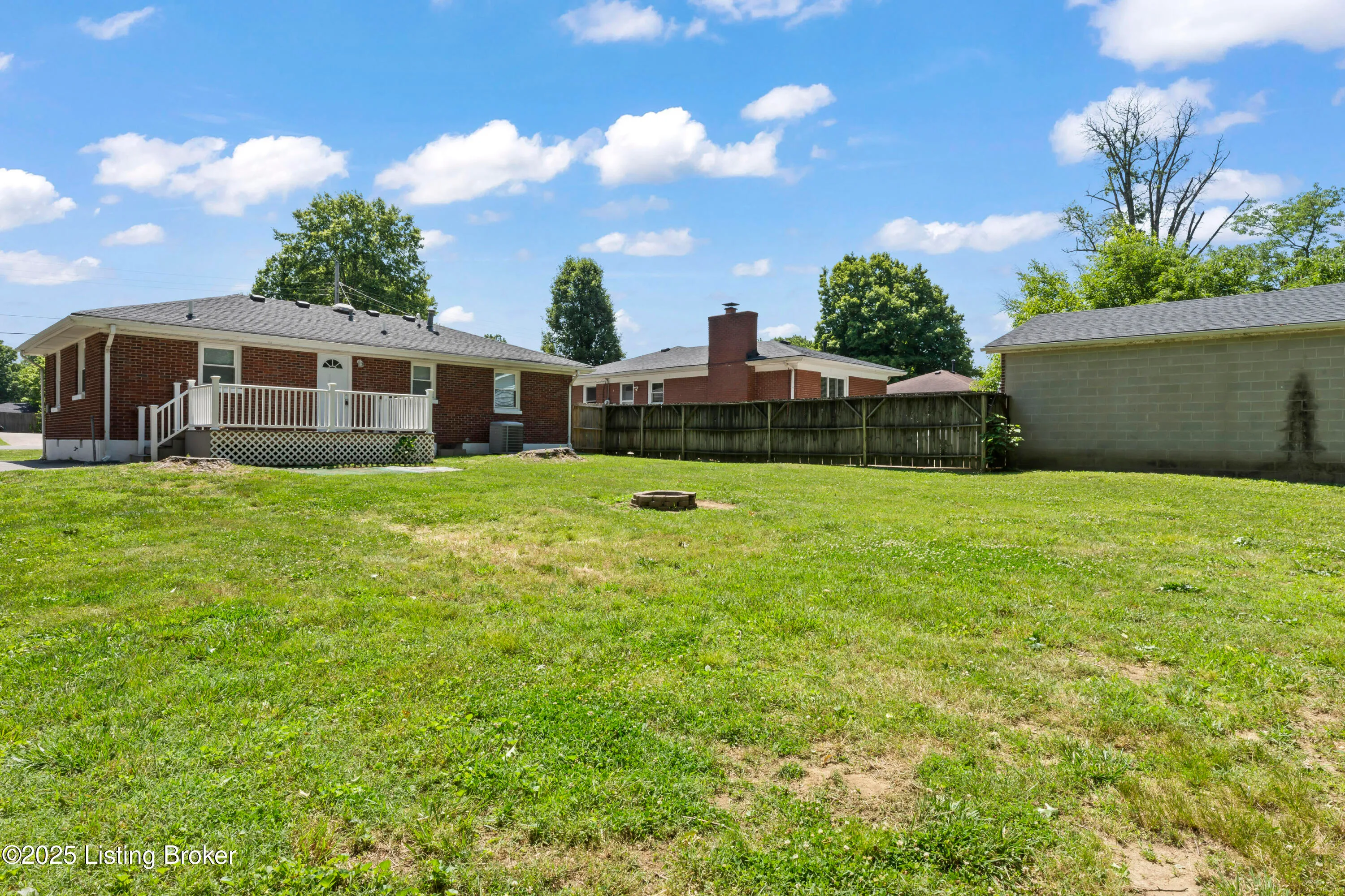 Louisville, Kentucky 40258, United States, 3 Bedrooms Bedrooms, ,1 BathroomBathrooms,Residential,Active,178896