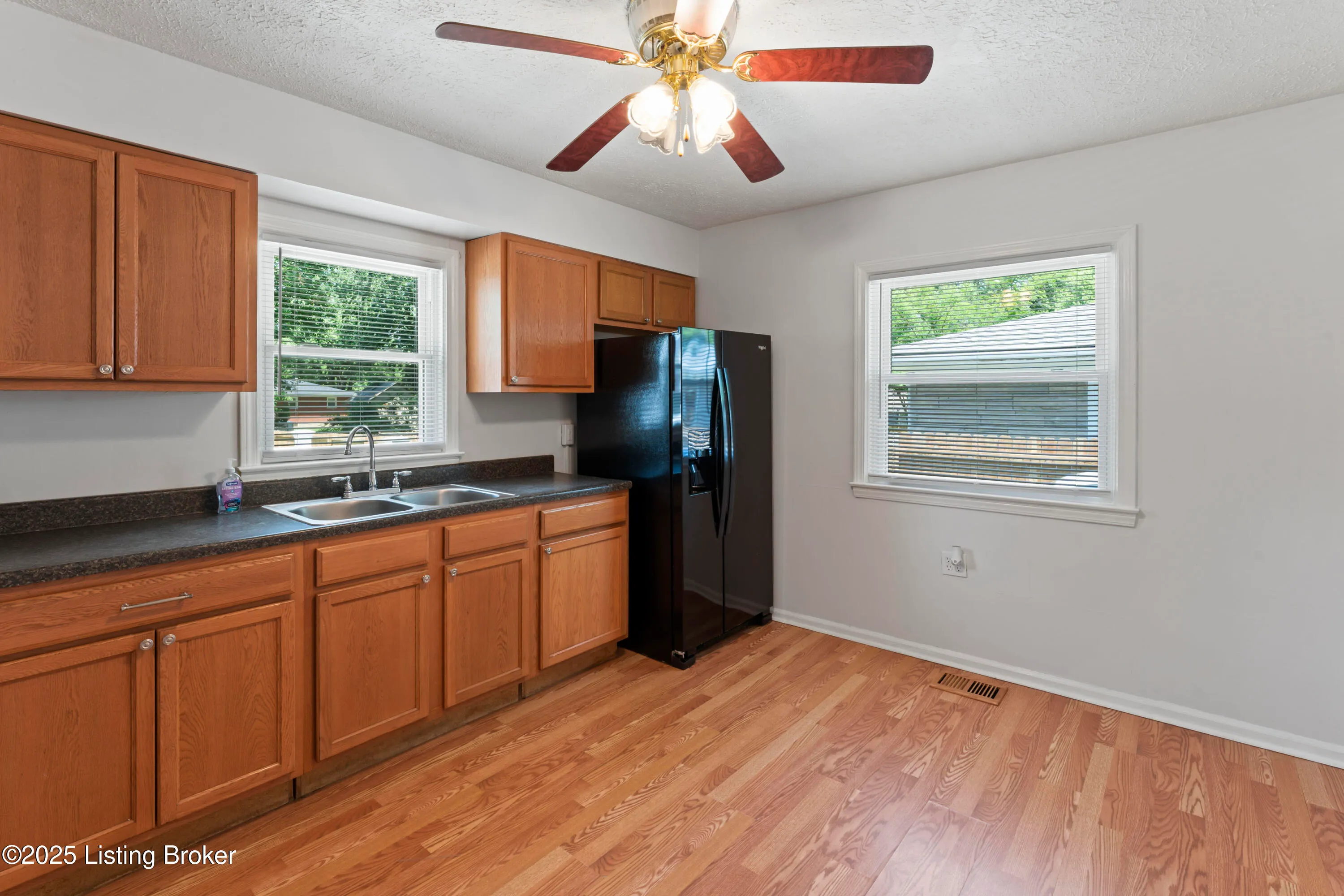 Louisville, Kentucky 40258, United States, 3 Bedrooms Bedrooms, ,1 BathroomBathrooms,Residential,Active,178896