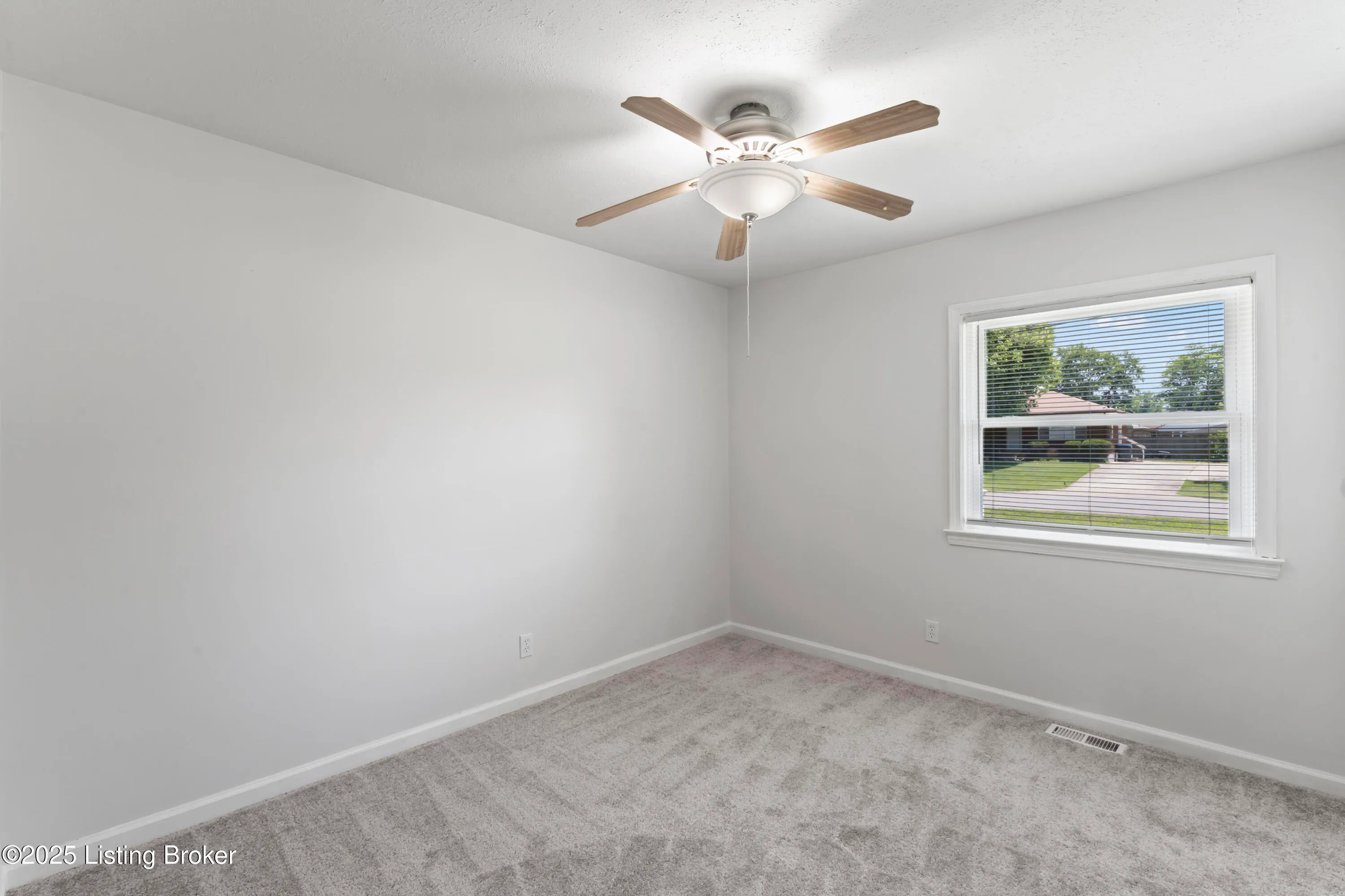 Louisville, Kentucky 40258, United States, 3 Bedrooms Bedrooms, ,1 BathroomBathrooms,Residential,Active,178896