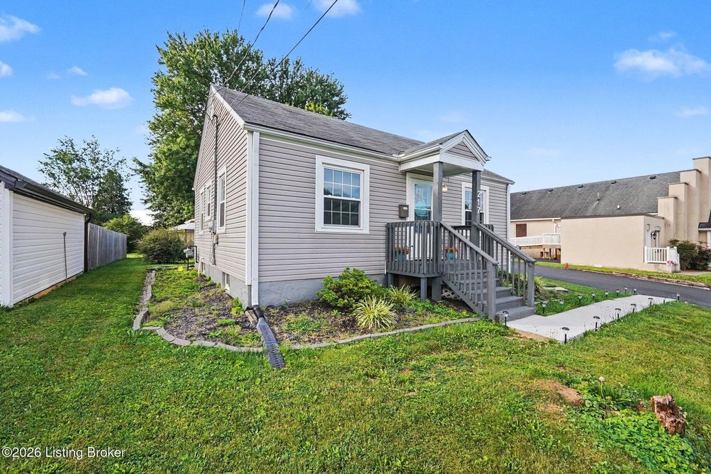 Photo of 217 N Mantle Ave, Elizabethtown, KY 42701 (MLS # 1723243)